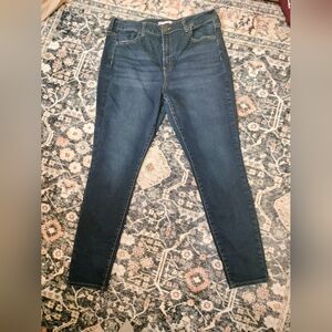 SO High Rise 4-Pocket Zip & Button Closure Jegging. Size 17/33W